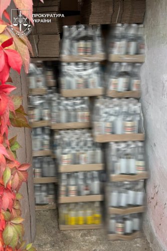 Фальсифікована продукція, яку знайшли правоохоронці