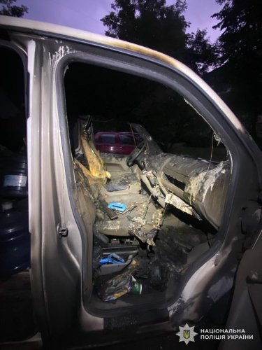 У львів’янина знайшли гранату під час обшуку через підпал авто – 01