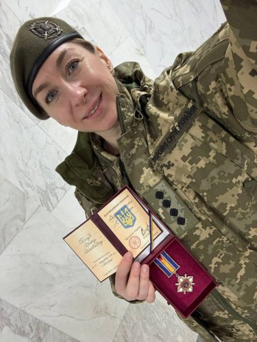 Захисниці з Жовкви президент особисто вручив Орден «За мужність» ІІІ ступеня – 02