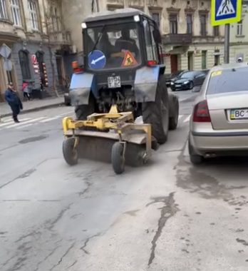 Скрін з відеозвернення на Гарячій лінії міста Львова