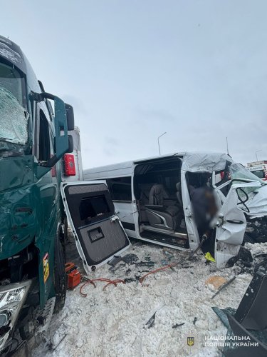 Через ДТП з потерпілими перекрили трасу біля кордону на Львівщині – 03