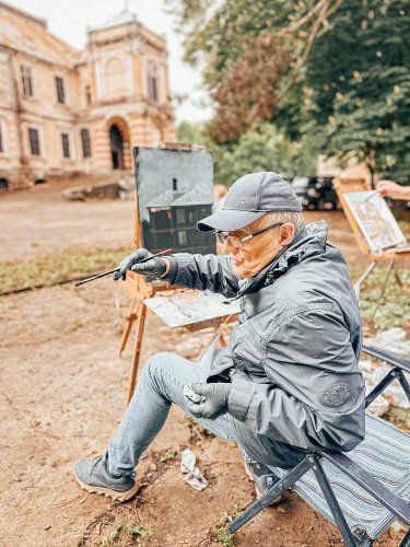 Картини 13 львівських митців із зображенням палацу у Роздолі продають на благодійному аукціоні – 01
