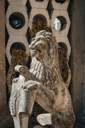 Скульптура лева у дворику ратуші