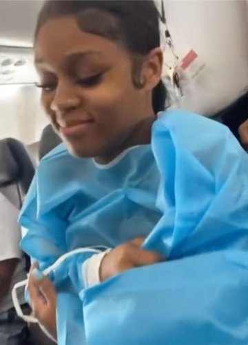 21-річна жінка народила в літаку: хлопчика назвали на честь неймовірної історії пологів – 01