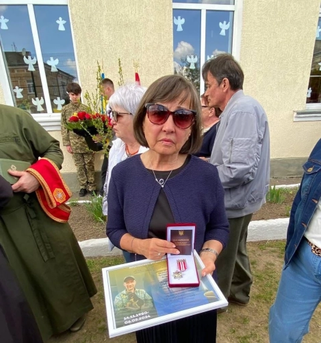 Захисника зі Стрия посмертно нагородили "Срібним хрестом" – 01