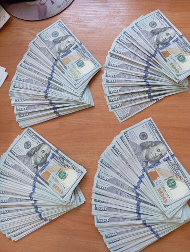 Водій з Львівщини сховав у шкарпетках 30 000 доларів при виїзді за кордон – 01