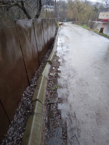 Вулиці Львова «пливуть» від дощу: мешканці міста скаржаться на наслідки негоди – 01
