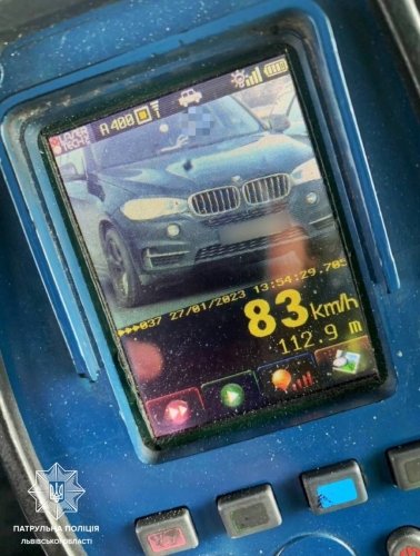Перевищив швидкість: у Львові зупинили 15-річного водія BMW X5 – 01