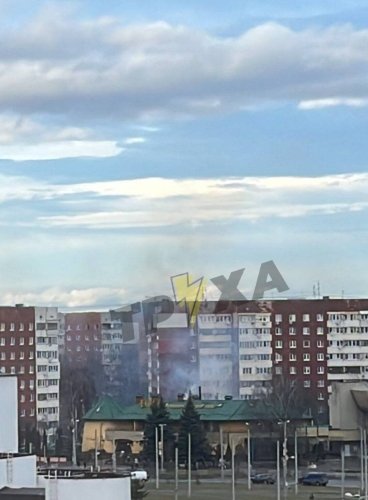 У небо здіймається стовп диму: у Львові спалахнув готель – 01