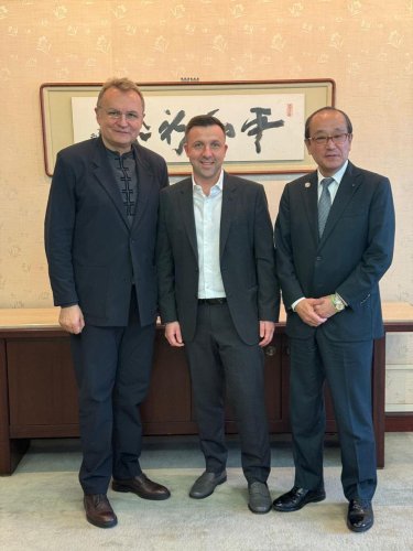 Назарій Бербека із мером Львова Андрієм Садовим у відрядженні у Японії