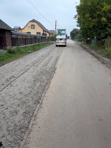 Між двома селами на Золочівщині ремонтують 1,4 км дороги – 01