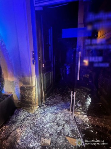 У Львові 36-річний чоловік підпалив паб у центрі міста – 01