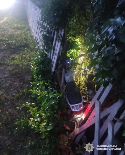 16-річний мотоцикліст на Золочівщині врізався в огорожу і загинув – 01