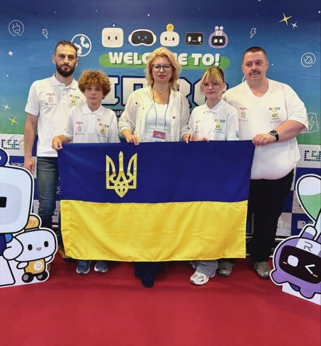 На фото переможці змагань зі Львова