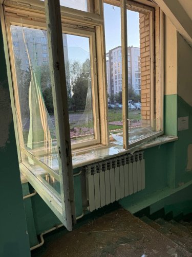 Через обстріл у Львові пошкоджено ліцей та дитячий садок – 01