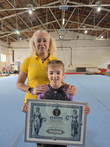 7-річна львів’янка встановила шостий рекорд України зі спортивної гімнастики – 01