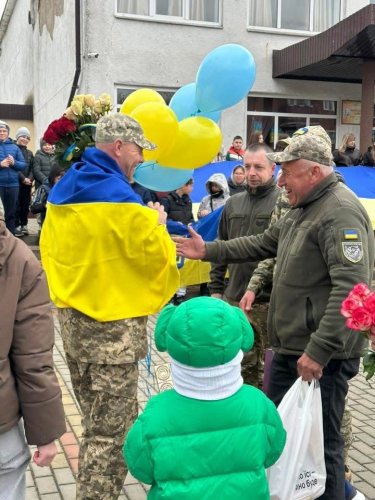 У Добротвірській громаді після реабілітації зустріли звільненого з полону земляка – 01