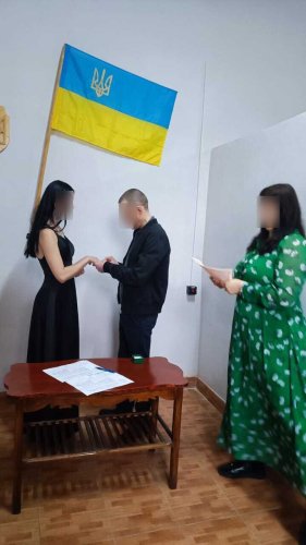 У Львівському СІЗО жінка вийшла заміж за ув’язненого – 01