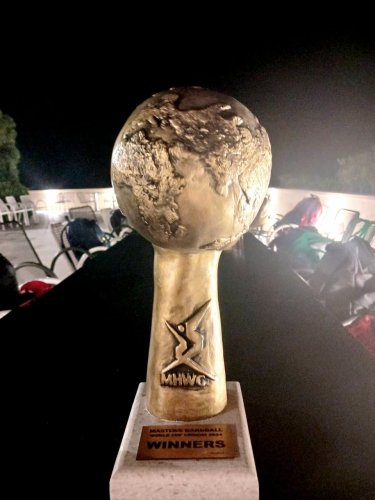 Кубок переможця турніру Masters Handball World Cup 2024 у категорії 30+