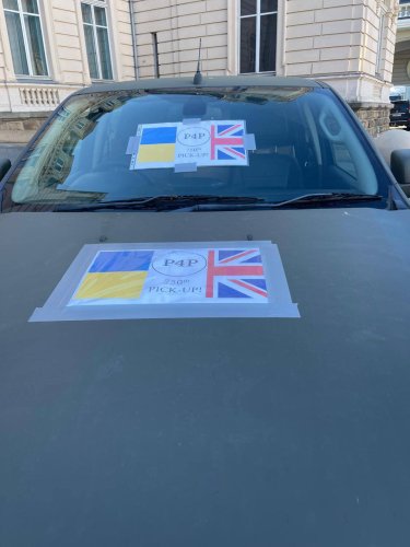 Іноземні волонтери передали на Львівщині допомогу дітям і 36 авто для ЗСУ – 02