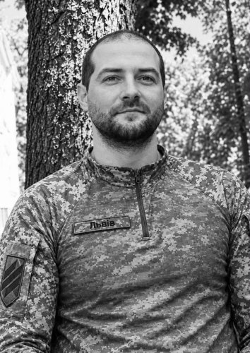 На Львівщині 8 жовтня попрощаються з загиблими військовими: імена – 04