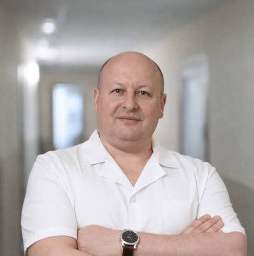 На фото Юрій Магола