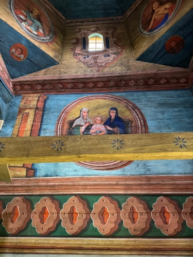 На Львівщині у 360-річній дерев'яній церкві відновлюють унікальні розписи – 01