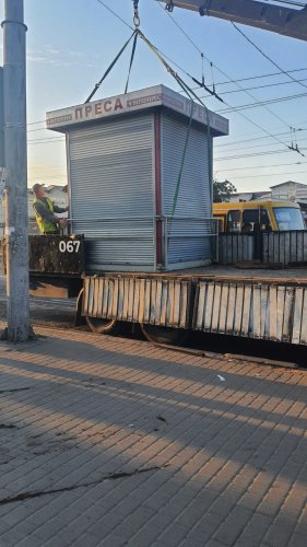 У Львові демонтували ще два кіоски “Інтерпрес” – 01