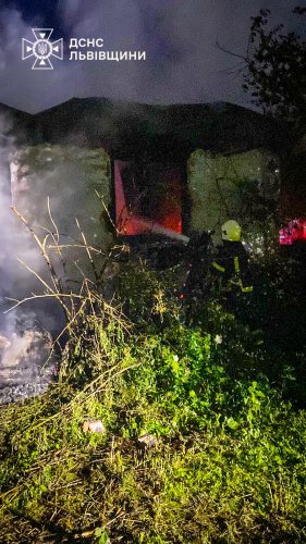 На Львівщині через пожежу в закинутій будівлі загинув 48-річний чоловік – 01