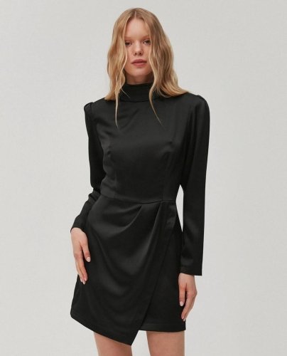 Маленька чорна сукня. Фото: Musthave.ua/ Instagram