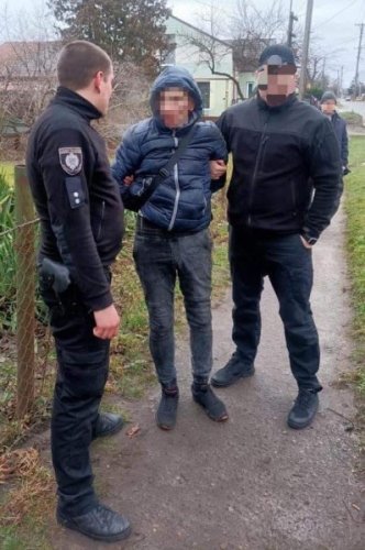 Спіймали «на гарячому»: у Червонограді затримали раніше судимого чоловіка, який збував наркотики – 01