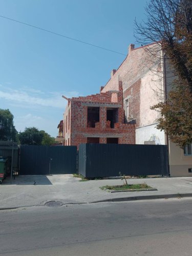 У Львові до квартири незаконно добудували двоповерхову будівлю – 01