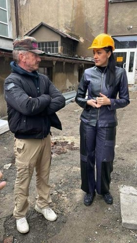 Американський актор Шон Пенн створить у Перемишлі притулок для біженців з України – 01
