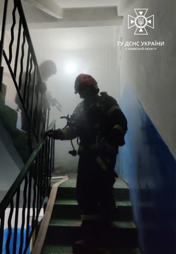 Через пожежу в одному із гуртожитків Львова евакуювали 25 студентів – 01