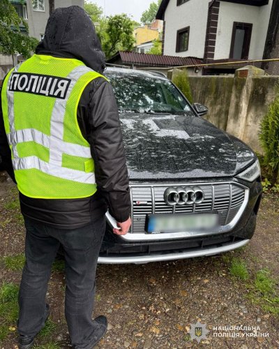 Фото з затримання учасників злочинної групи