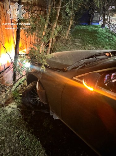 У Львові п’яний 25-річний водій на Mercedes вчинив за ніч дві ДТП – 01