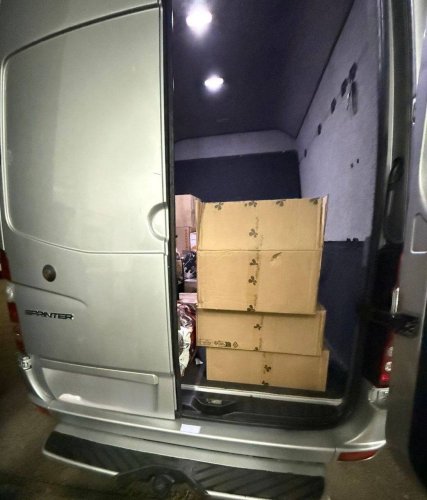 Через кордон на Львівщині намагалися ввезти незадекларовану косметику на 1,1 млн грн – 01