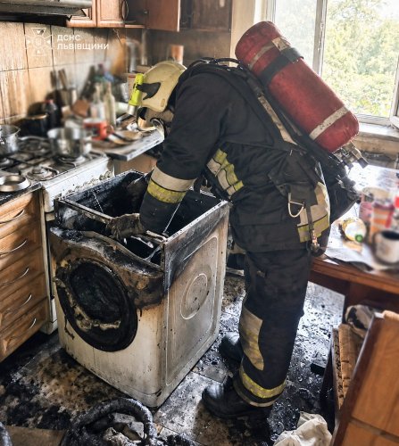 Фото з місця пожежі